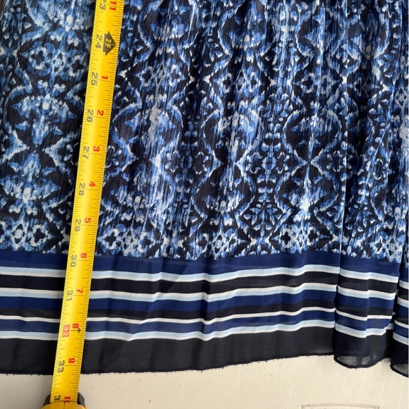 Catherine's Abstract Beaded Neck Mature Lightweight Chiffon Sz 4X Tunic Blouse - Picture 12 of 12